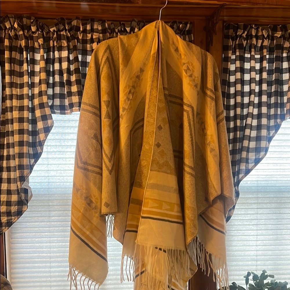 Geometric Patterned Shawl in Yellow and Cream